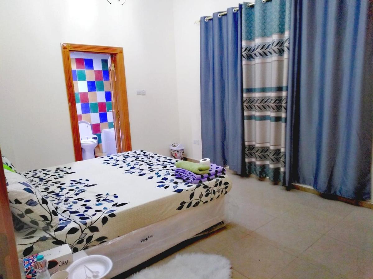 Bright Sunshine Holiday Home Shared Apartments Dubai Bagian luar foto