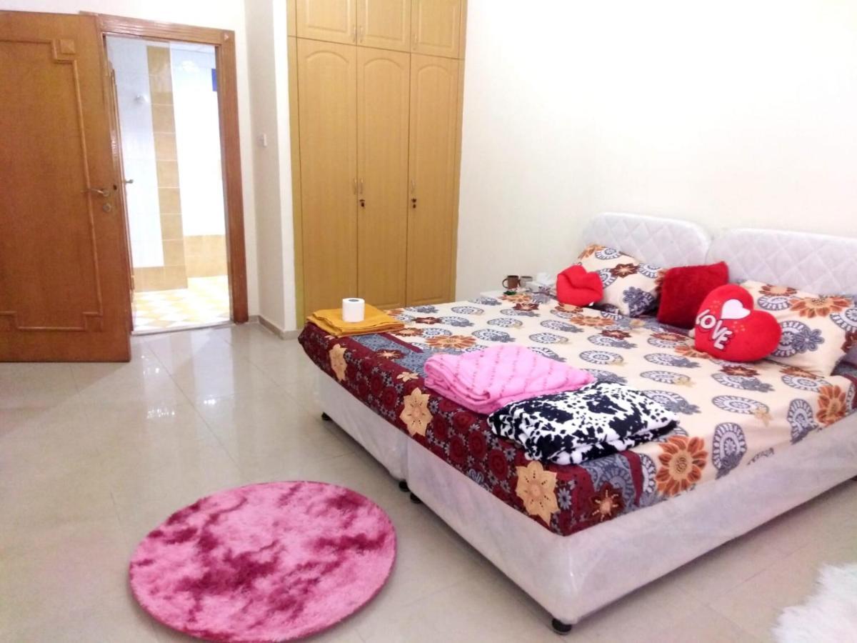 Bright Sunshine Holiday Home Shared Apartments Dubai Bagian luar foto