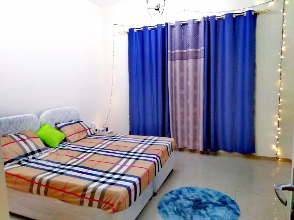 Bright Sunshine Holiday Home Shared Apartments Dubai Bagian luar foto