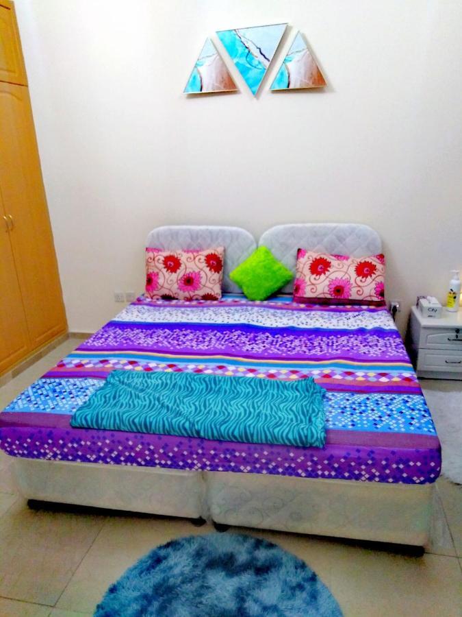 Bright Sunshine Holiday Home Shared Apartments Dubai Bagian luar foto