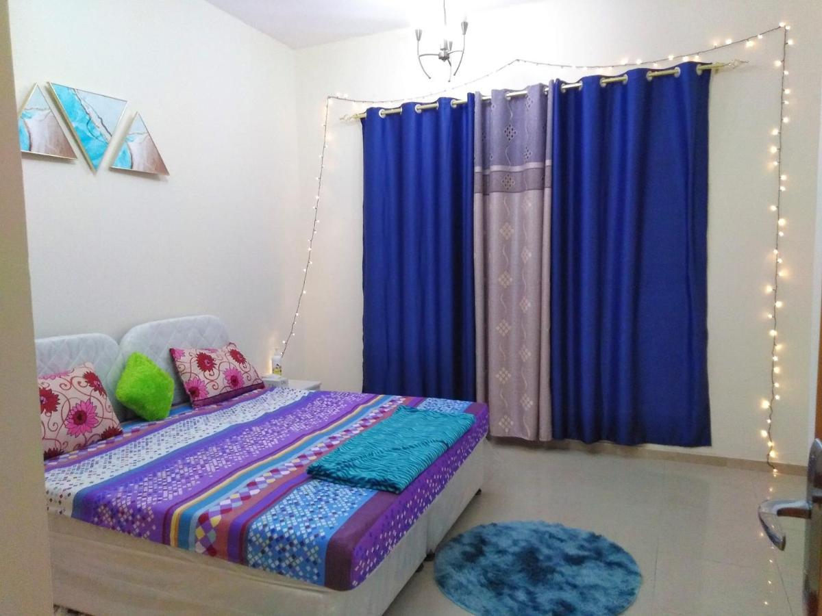 Bright Sunshine Holiday Home Shared Apartments Dubai Bagian luar foto