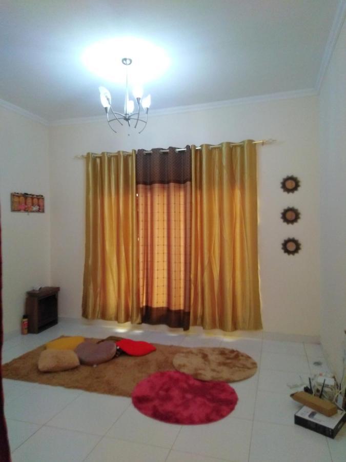 Bright Sunshine Holiday Home Shared Apartments Dubai Bagian luar foto