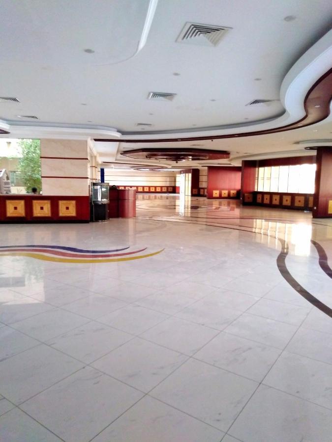 Bright Sunshine Holiday Home Shared Apartments Dubai Bagian luar foto