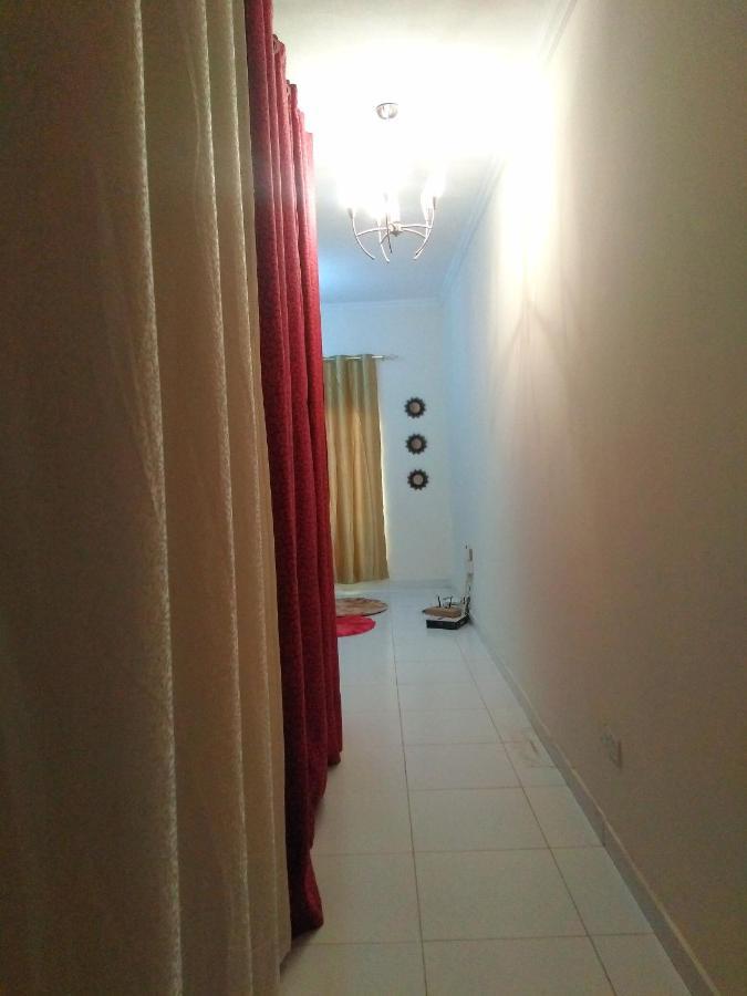 Bright Sunshine Holiday Home Shared Apartments Dubai Bagian luar foto