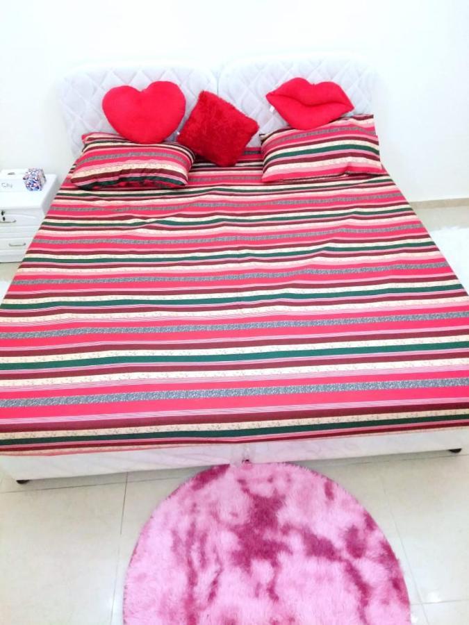 Bright Sunshine Holiday Home Shared Apartments Dubai Bagian luar foto